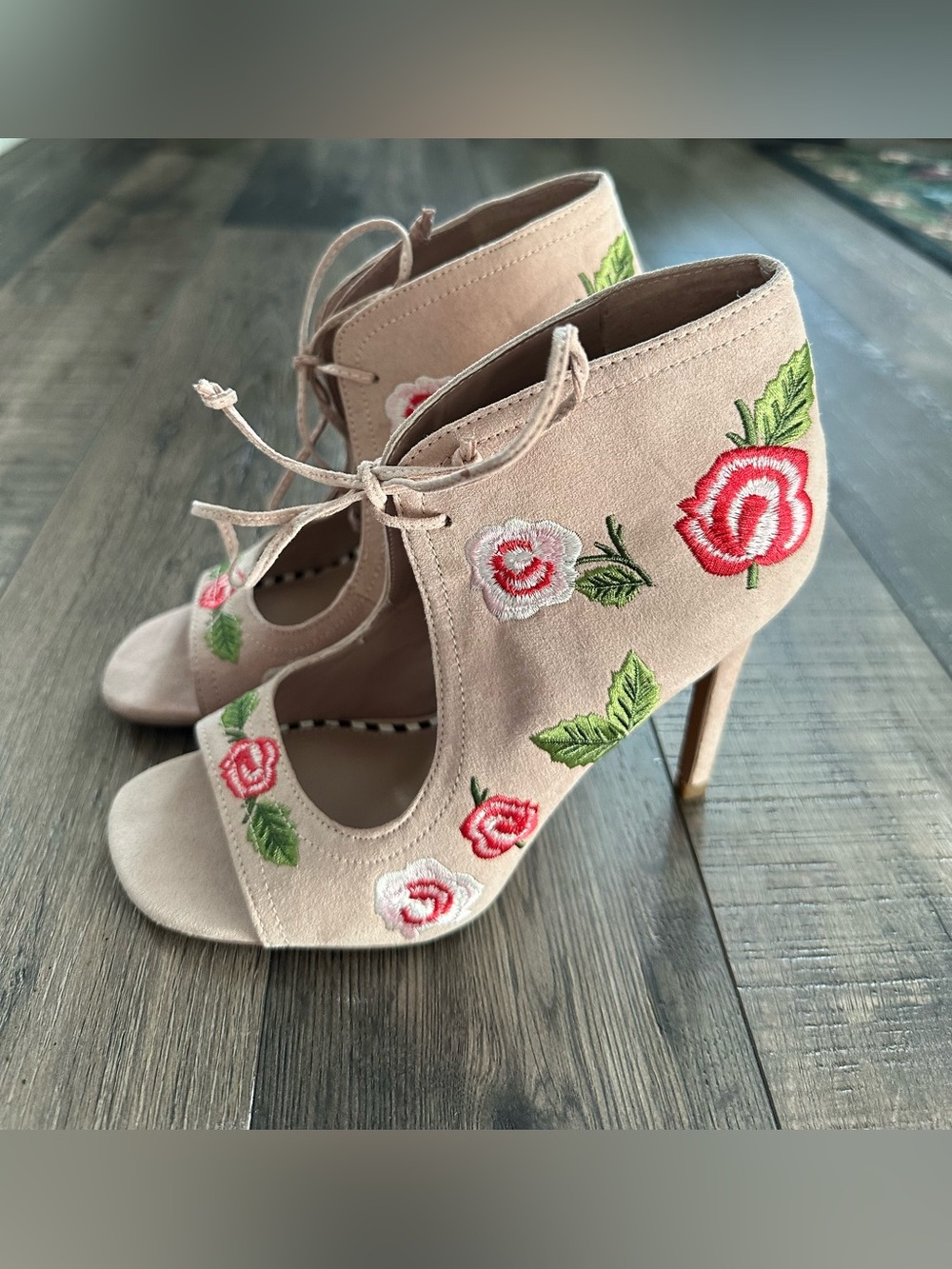 Betsey Johnson “Caroline” Peep-toe Shooties Blush W/rose Embroidery Size 6